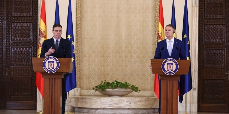 Sánchez recibe el apoyo de Rumanía para impulsar las interconexiones energéticas en la UE