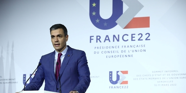 Sánchez inicia una ronda de contactos con ocho líderes europeos para defender su modelo energético