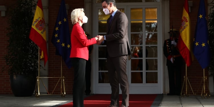 Von der Leyen y Sánchez apuestan por «diversificar» las fuentes de energía para no depender de Rusia