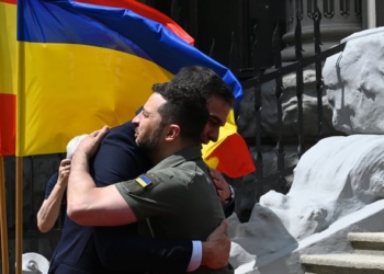 Sánchez promete 55 millones y otros cuatro tanques Leopard en su visita a Ucrania