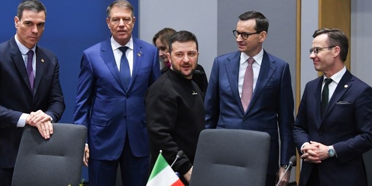 Sánchez reclama ante Zelenski el respaldo internacional al plan de paz ucraniano