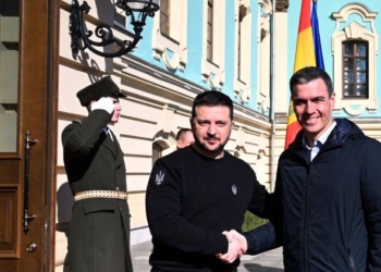 Sánchez anuncia junto a Zelenski en Kyiv que España podría enviar diez Leopard a Ucrania