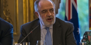 El Gobierno nombra embajador de España en Uruguay al veterano Javier Sangro