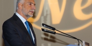 Sannino subraya el apoyo de Italia a la Constitución y las leyes españolas