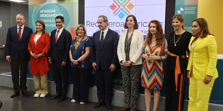 La Red Iberoamericana de Mujeres Mediadoras se presenta en la sede de SEGIB