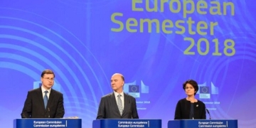 Bruselas aprecia una «notable incertidumbre» para 2018 por la crisis en Cataluña