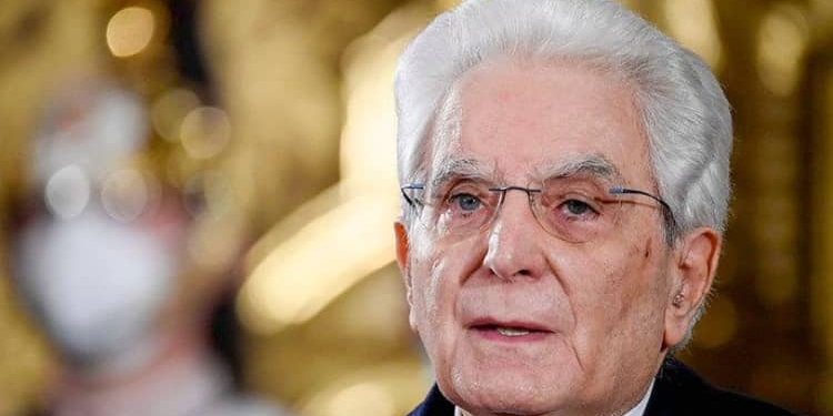 El jefe del Estado italiano será condecorado con las Medallas del Congreso y el Senado.