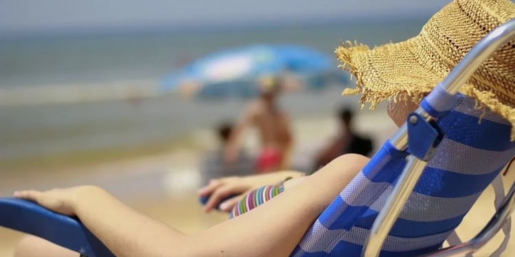 Médicos alemanes recomiendan la siesta española ante el calor