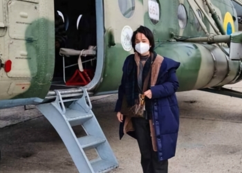 Exteriores asegura ahora que la ex embajadora en Ucrania también será condecorada