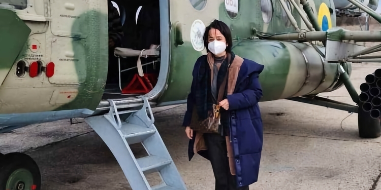 Exteriores asegura ahora que la ex embajadora en Ucrania también será condecorada