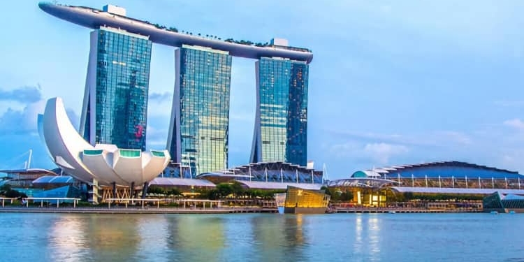 Cómo se convirtió Singapur en un país tan rico y próspero a pesar de sus rasgos autoritarios