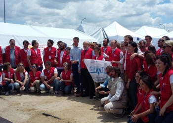 La OMS y la CE verifican el primer equipo médico español de emergencia