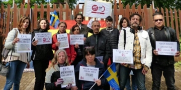 Los sindicatos amenazan con huelgas en todas las embajadas españolas