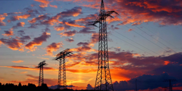 España aplica nuevas tarifas eléctricas según los horarios