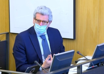 El Congreso pide, con la abstención de Podemos, que se aumente hasta el 2% el gasto en Defensa