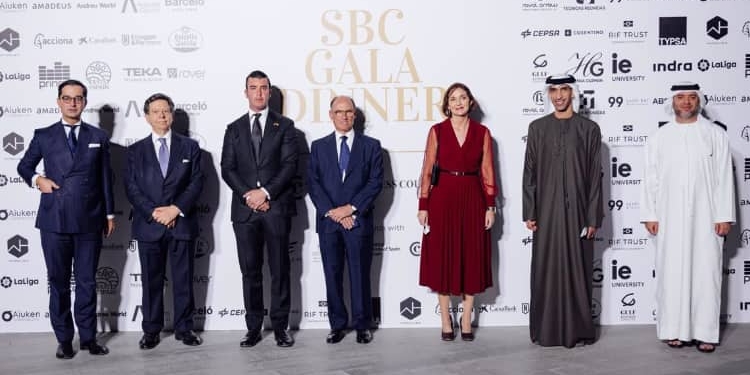 Técnicas Reunidas recibe en Dubái el premio de la Federación de Cámaras de Comercio