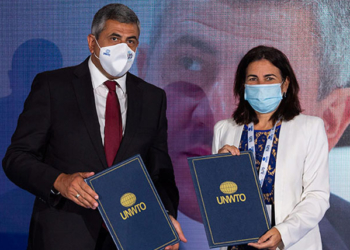 El acuerdo marco fue ratificado por Zurab Pololikashvili, secretario general de la OMT, y por María Jesús Almazor, CEO de Ciberseguridad y Cloud de Telefónica Tech.