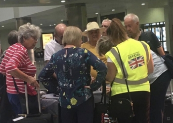 El embajador británico tranquiliza a los afectados en España por Thomas Cook