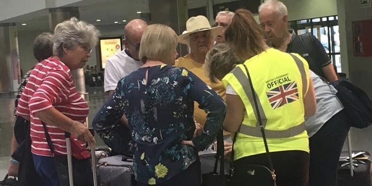 El embajador británico tranquiliza a los afectados en España por Thomas Cook