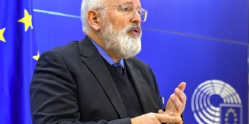 Timmermans: “La propuesta española puede ser la base para un compromiso”