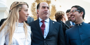 Dastis reclama en el Congreso el derecho de Tintori a «desplazarse con libertad»