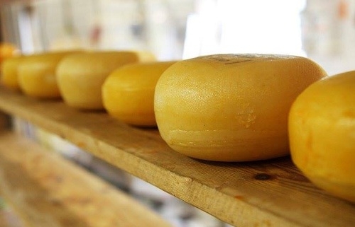 La UE destaca la Torta del Casar como ejemplo de ‘especialización inteligente’