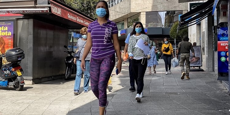 Rumanos y marroquíes encabezan la afiliación extranjera a la Seguridad Social en España