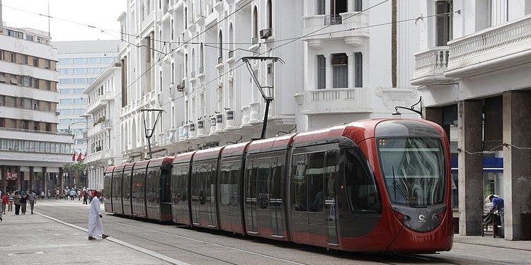 España presta 190 millones a Marruecos a cambio de la concesión del tranvía de Casablanca