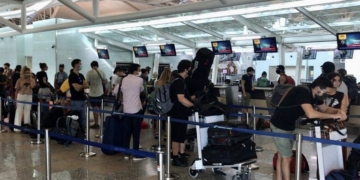 España recibió en el primer trimestre 13,7 millones de turistas, que gastaron 17.200 millones