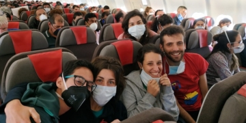 Alrededor de 1.200 turistas regresaron a España este fin de semana