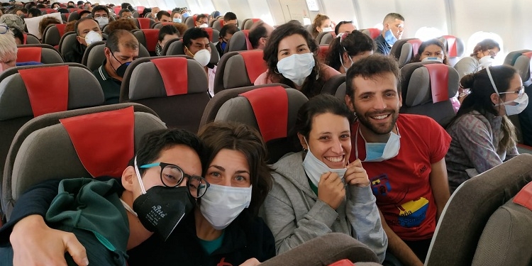 Alrededor de 1.200 turistas regresaron a España este fin de semana