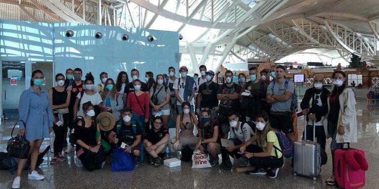 Exteriores recurre a la UE para repatriar a 400 españoles desde Centroamérica