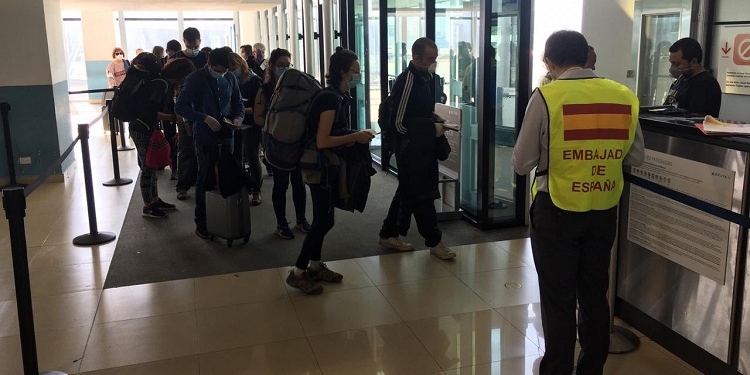 Exteriores gestiona el retorno de más de 4.000 turistas españoles desde Iberoamérica