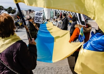 Un millar de ucranianos se manifiestan en Madrid en el aniversario de la invasión rusa