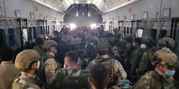 Último vuelo que salió de Kabul hacia Dubai. Foto: Ministerio de Defensa