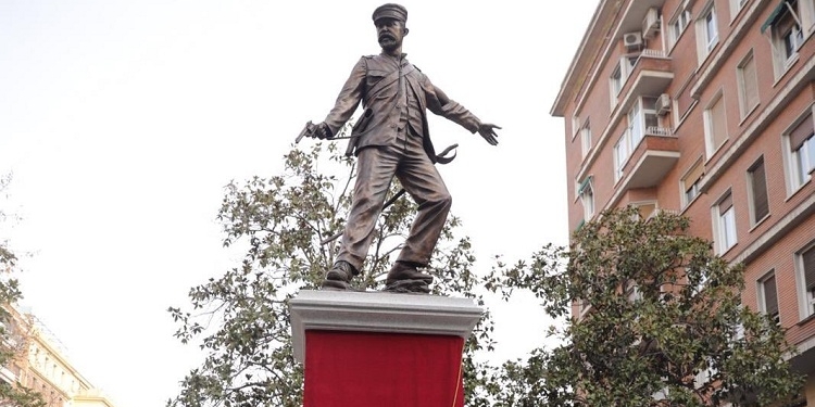 Ejército y Ayuntamiento inauguran en Madrid el monumento a ‘Los últimos de Filipinas’