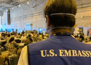 Unos 1.200 afganos evacuados por EE UU permanecen aún en la base de Rota