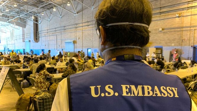 Unos 1.200 afganos evacuados por EE UU permanecen aún en la base de Rota