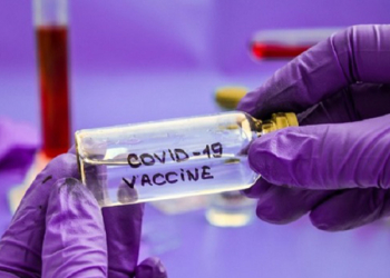 El PP pregunta al Gobierno si tiene algún plan para vacunar a su personal en el exterior