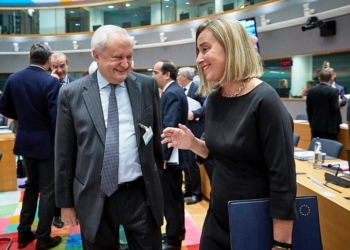 Fernando Valenzuela representará a España en el primer CAE de Robles y Borrell