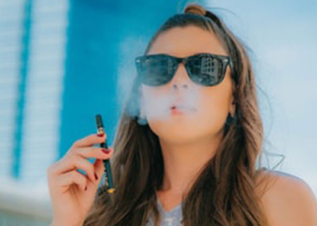 3 Consejos importantes para fumadores y vapeadores que visitan España