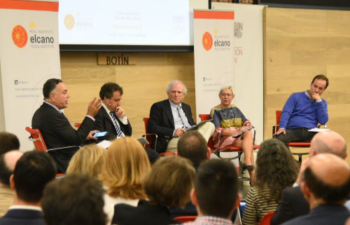 Expertos venezolanos piden un acercamiento entre oposición y chavismo moderado