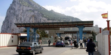 España y Gibraltar elaborarán un registro de los trabajadores transfronterizos