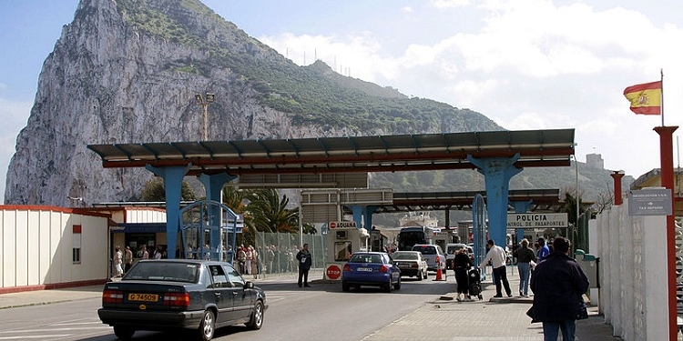 España y Gibraltar elaborarán un registro de los trabajadores transfronterizos