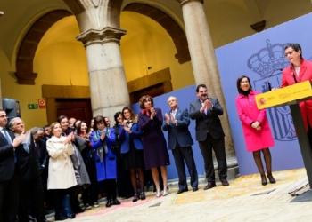 Arancha González renueva a Camilo Villarino como director de gabinete
