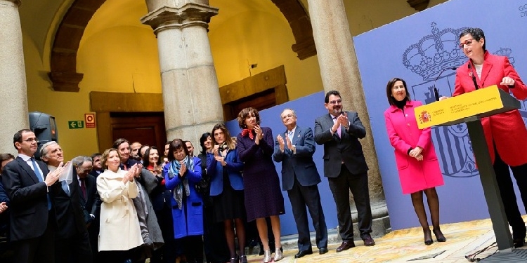 Arancha González renueva a Camilo Villarino como director de gabinete