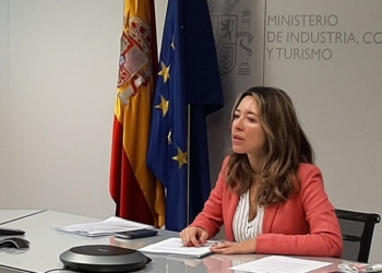 El déficit comercial de España cayó un 58 por ciento en 2020