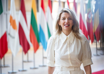 Yolanda Díaz se opone a la entrada saudí en Telefónica y trabajará para evitarla