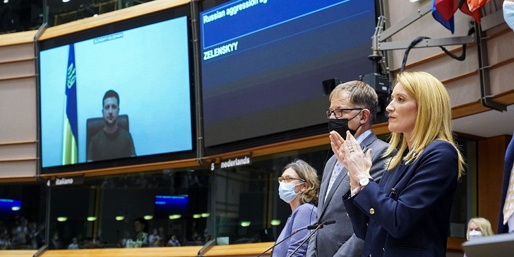 Zelenski pide en la Eurocámara el ingreso de Ucrania en la UE: “Demuestren que están de nuestro lado”