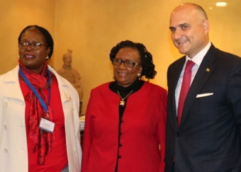 El Gobierno de Zimbabue invita a las empresas españolas a invertir en el país